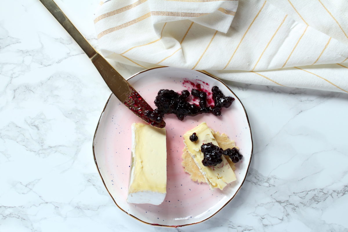 Cheese & Charcuterie Board l cookinginmygenes.com