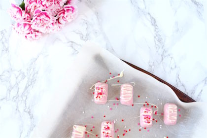 Easy DIY Valentine's Day Chocolates | cookinginmygenes.com