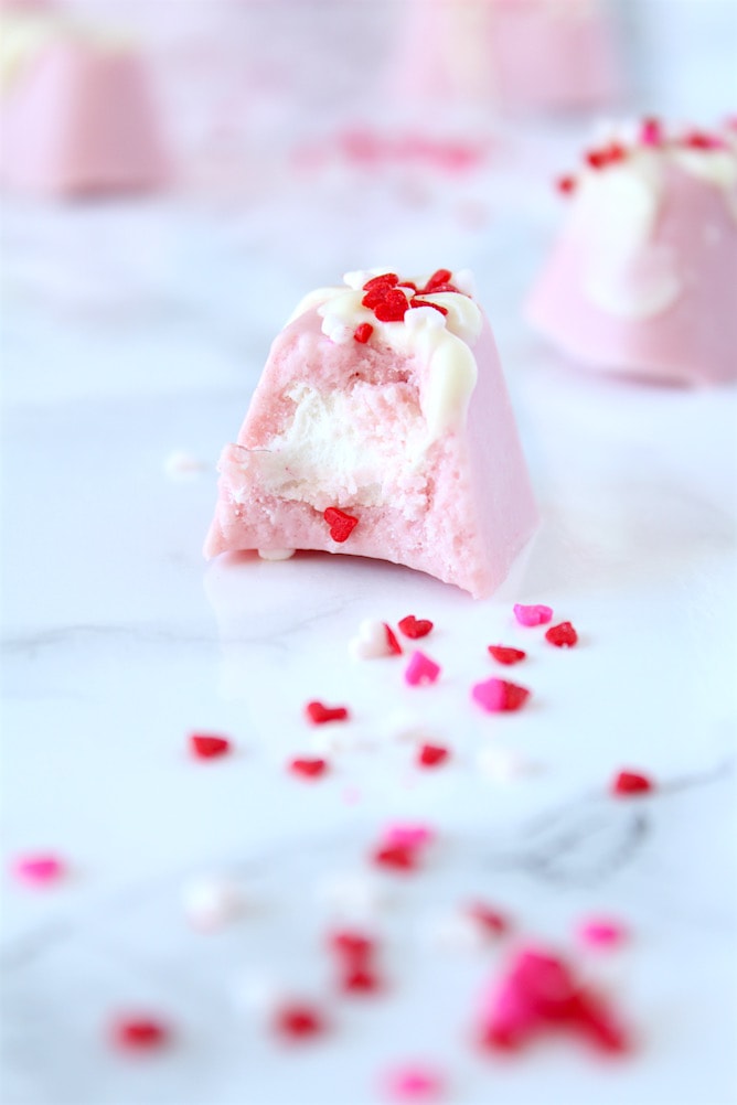 Easy DIY Valentine's Day Chocolates | cookinginmygenes.com