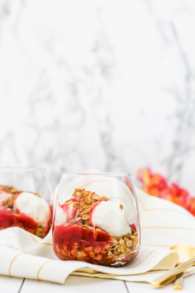 Strawberry Rhubarb Toasted Oat Sundae | cookinginmygenes.com