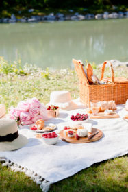 Whats In Season - Monthly Favourites + Recipes for August | cookinginmygenes.com