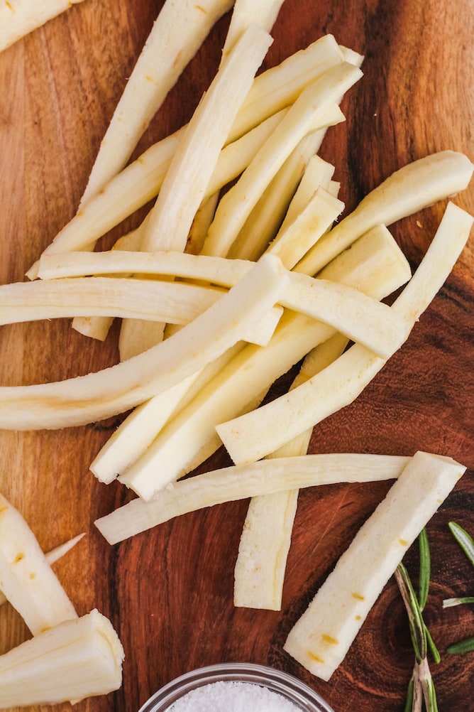 Baked Parsnips with Garlic Yogurt Dip | cookinginmygenes.com