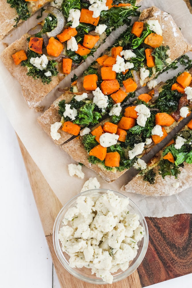 Roasted Sweet Potato Kale Flatbread | cookinginmygenes.com