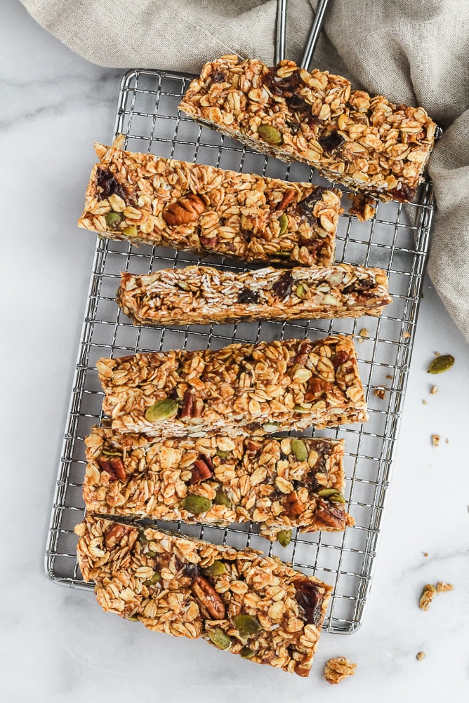 Cinnamon Spiced Granola Bars | cookinginmygenes.com