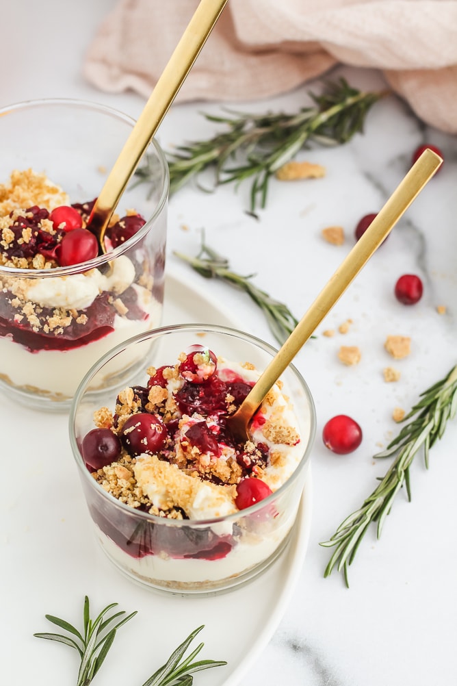 No Bake Mini Cranberry Cheesecakes | cookinginmygenes.com