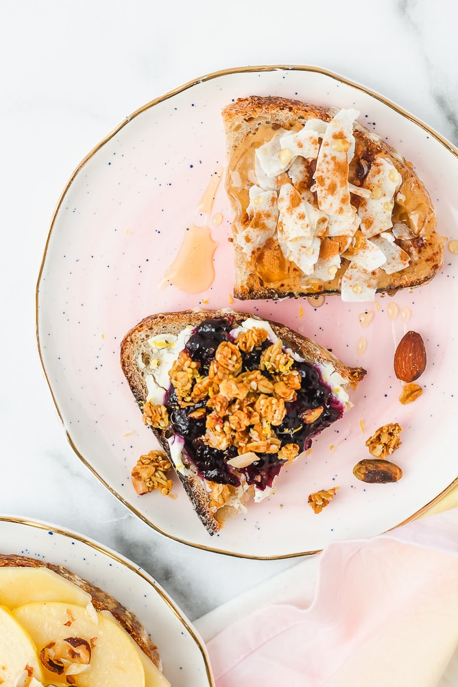 4 Easy & Creative Breakfast Toast Ideas