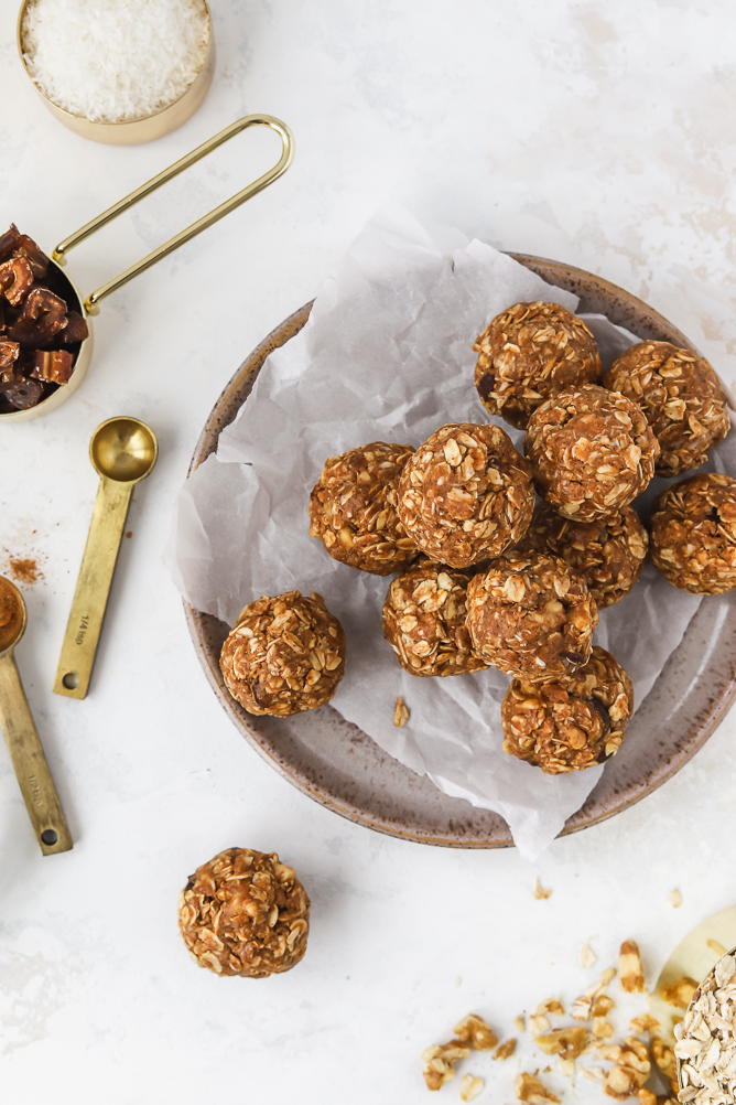 No Bake Oatmeal Energy Balls