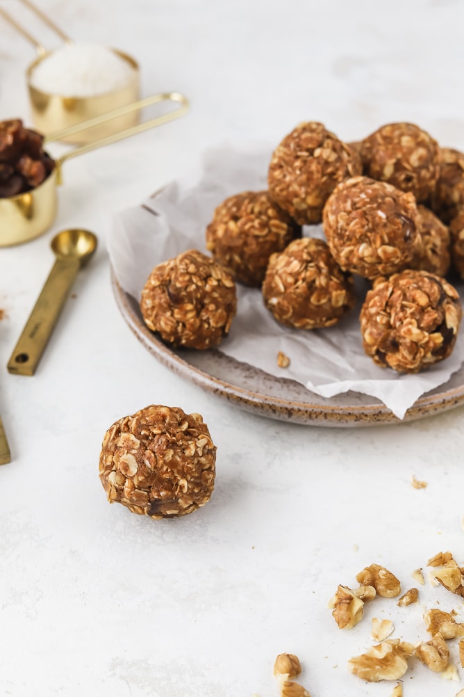 No Bake Oatmeal Energy Balls
