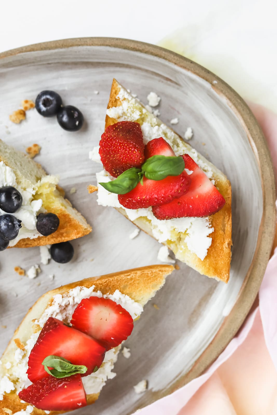Mixed Summer Berry Goat Cheese Crostini Recipe
