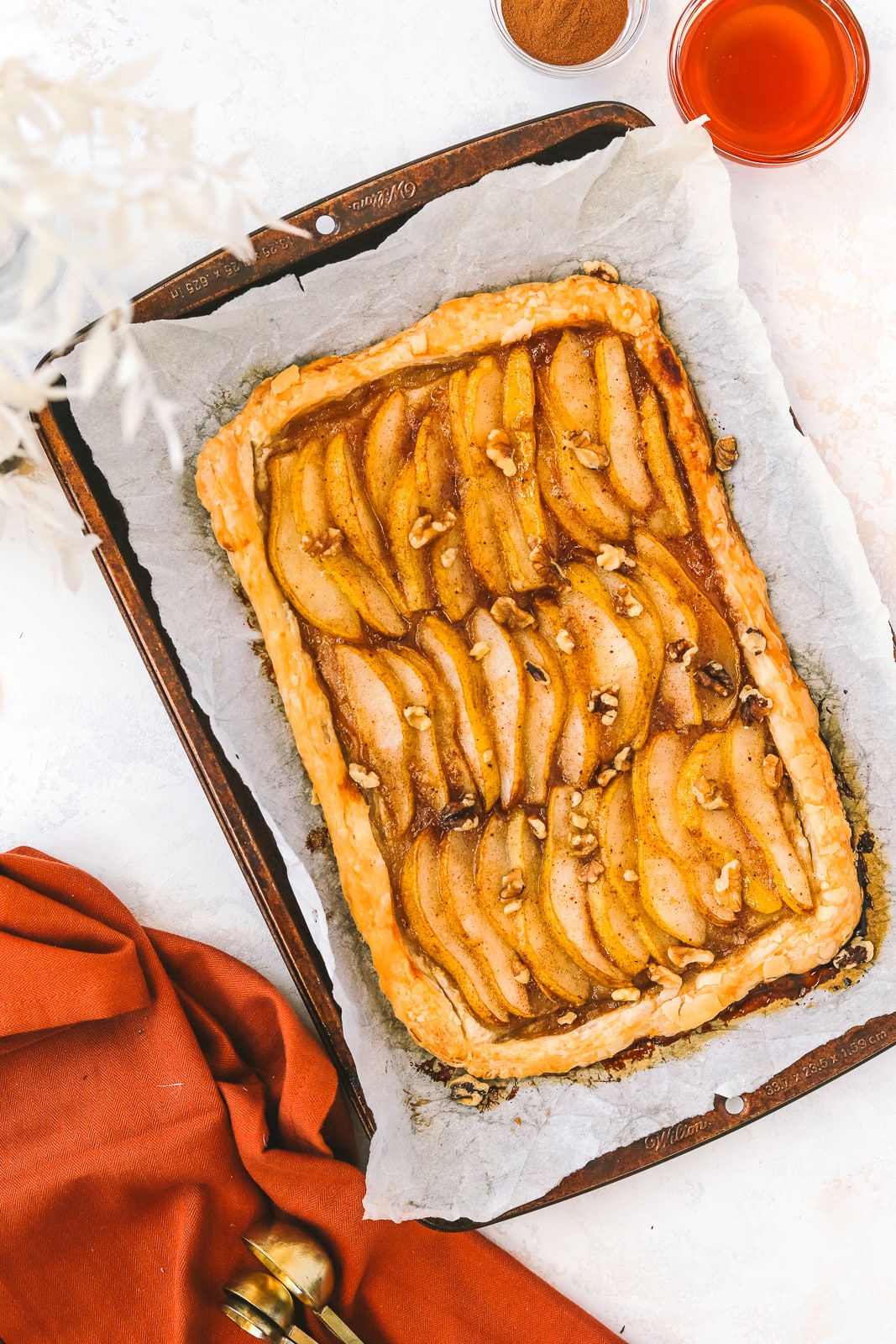 baked pear tart