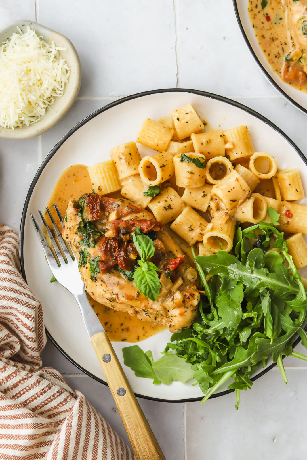 overhead of creamy sundried tomato chicken